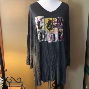 Women’s 3/4 sleeve t-shirt.